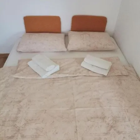 Ela - 1 Vakantiehuis *